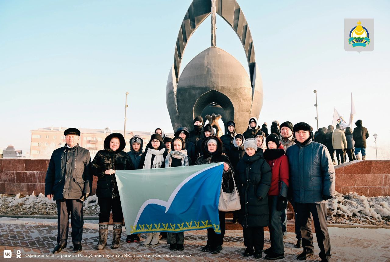 Фото В Улан-Удэ прошел митинг у мемориала «Ровесникам, ушедшим бой»