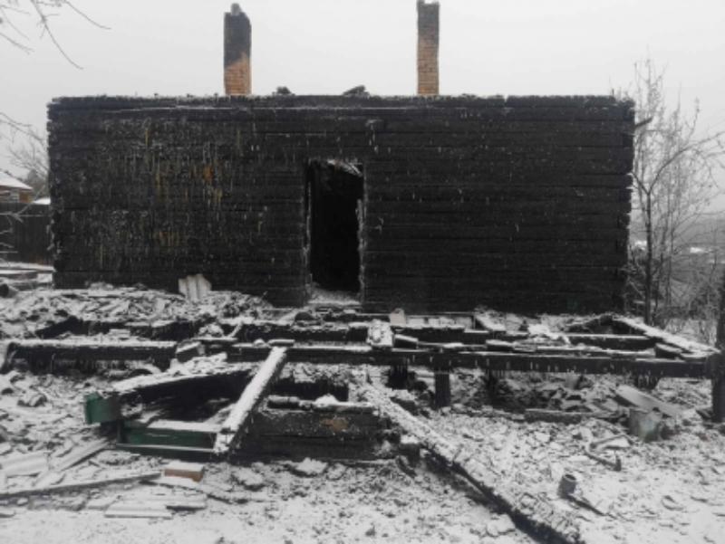 Фото Житель Бурятии пытался заживо сжечь многодетную мать и ее детей