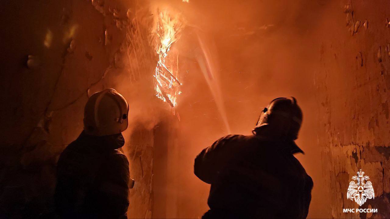 Фото В районе Бурятии на тлеющем матрасе спасатели нашли труп мужчины