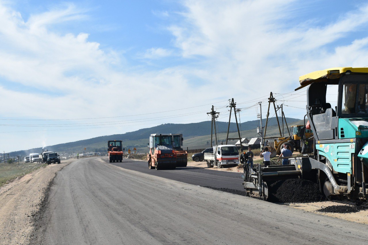 Фото В селе Эрхирик Заиграевского района Бурятии обновляют дорогу