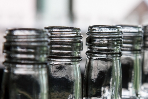 Фото Жительницу Бурятии суд оштрафовал на 1500 рублей за торговлю спиртом в селе