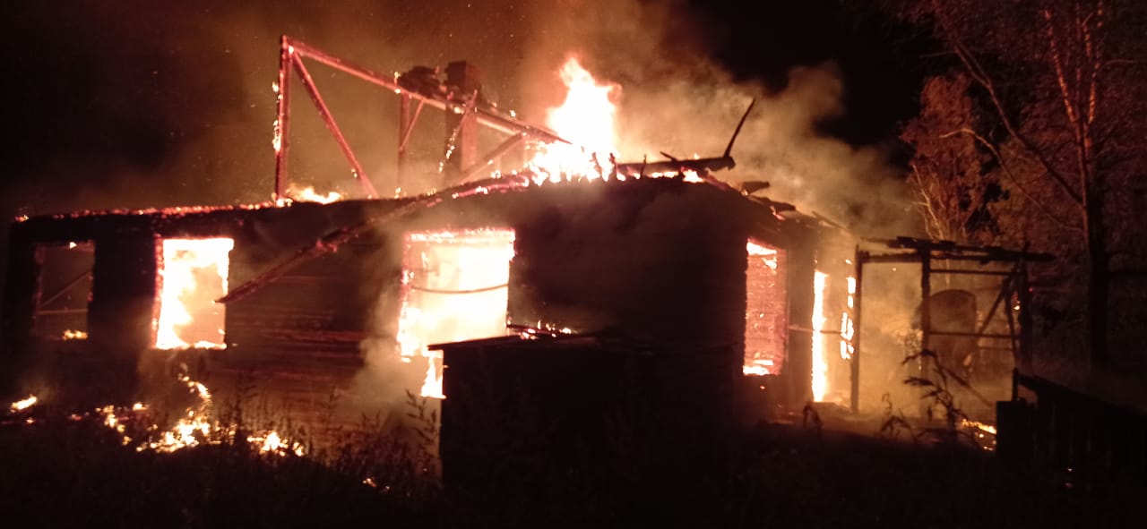 Фото Неизвестный продолжает поджигать дома на севере Бурятии