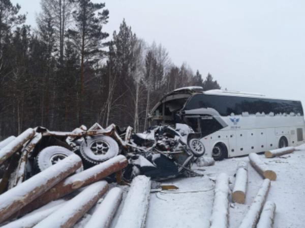 Фото 5 человек погибло в ДТП на трассе Иркутской области (ВИДЕО)