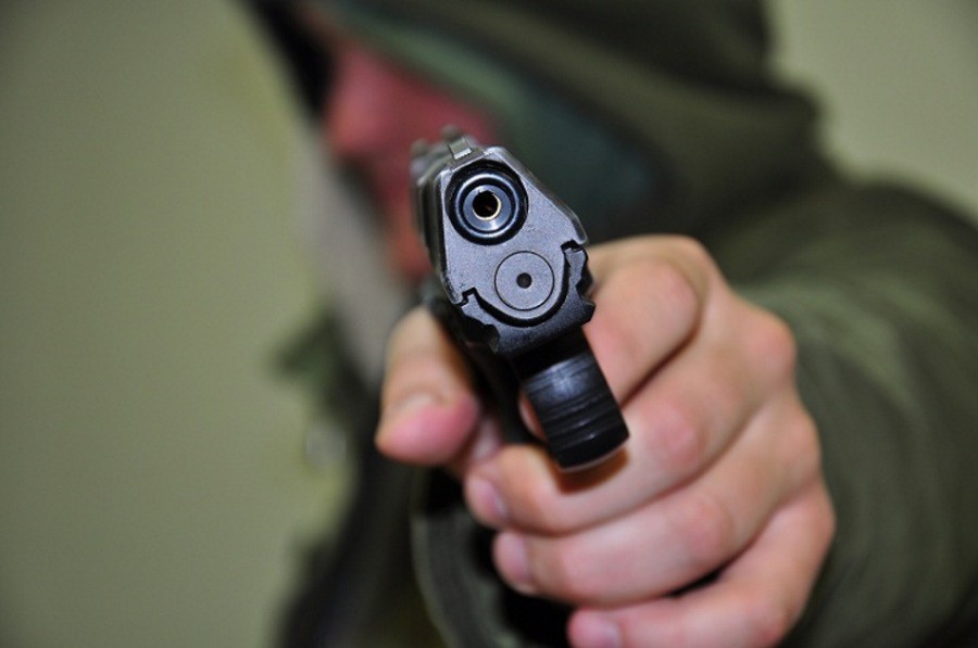 Фото Трое улан-удэнцев, вооружившись игрушечными пистолетами, ограбили офис микрозаймов