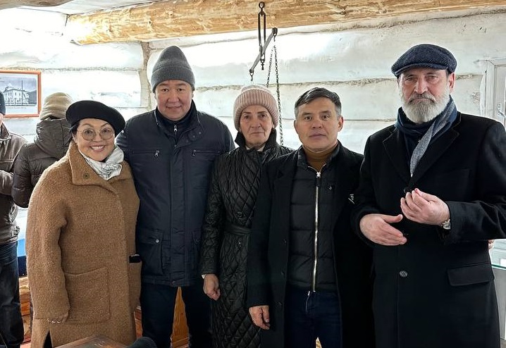 Фото В Улан-Удэ для туристов построили башню Баргузинского острога