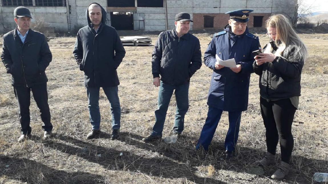 Фото Бетонные плиты установили на резервуарах бывшего лесопромышленного комплекса Бурятии