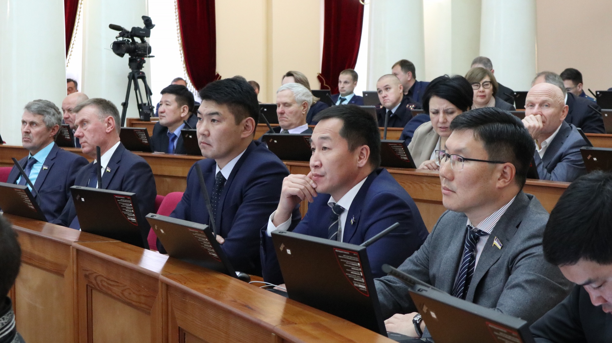 Фото Депутаты профильного комитета проголосовали против создания рабочей группы по оптимизации Народного Хурала