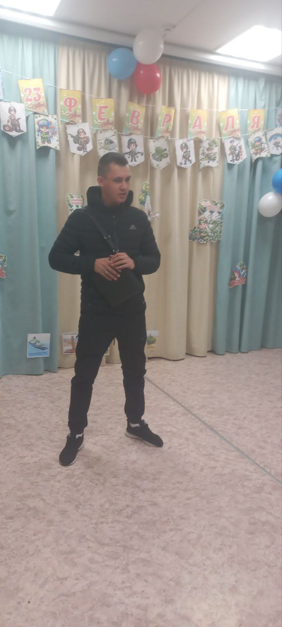 Фото Получивший четыре ранения участник СВО посетил центр помощи детям в Бурятии
