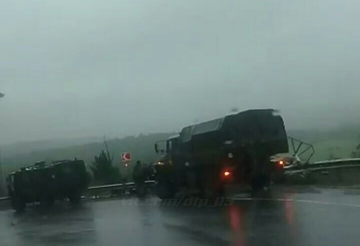 Фото Военный грузовик слетел с трассы "Байкал". Один человек погиб