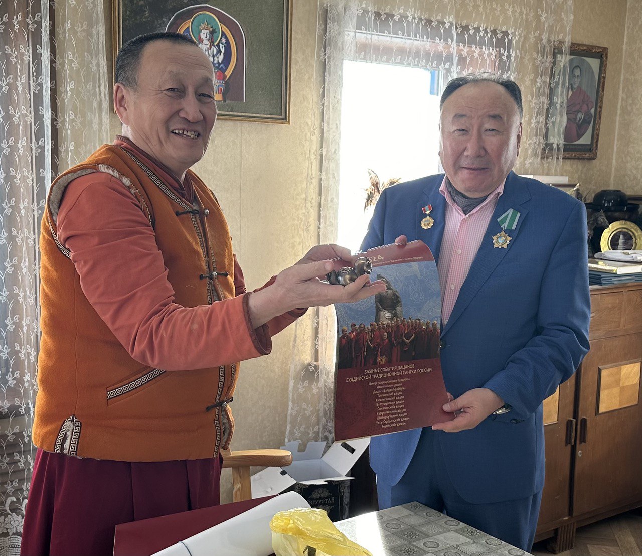 Фото В Бурятии глава буддистов России встретился с президентом Союза бурят в Монголии