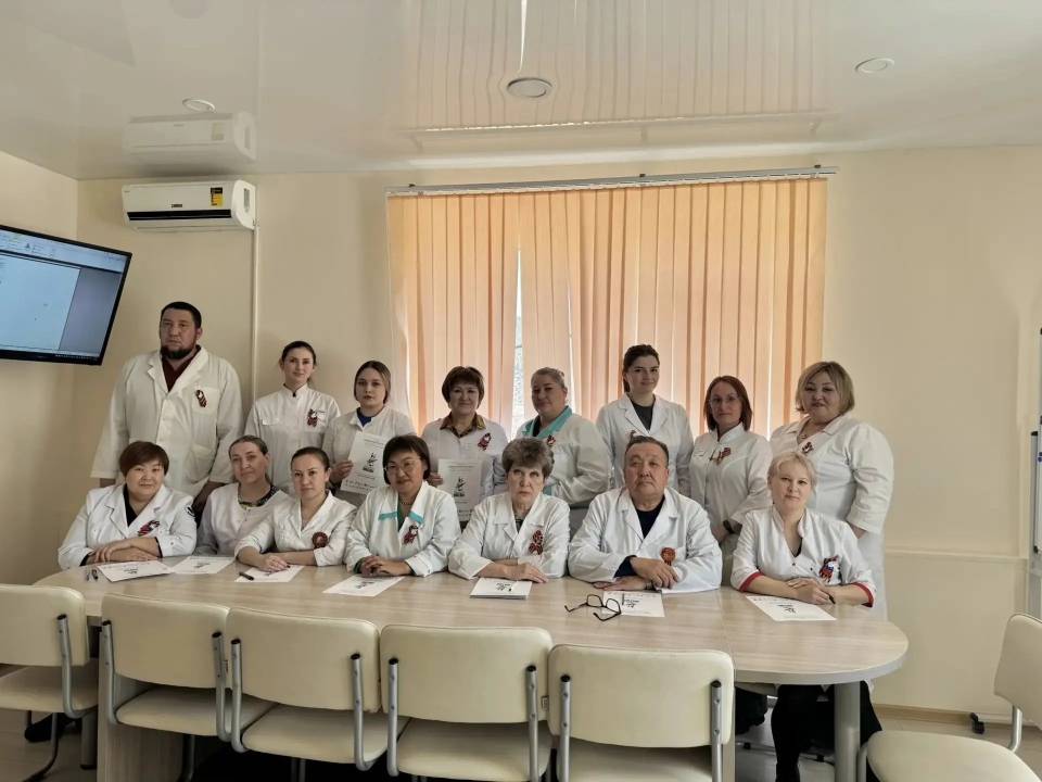 Фото Медики Заиграевской ЦРБ принимают поздравление с профессиональным праздником 