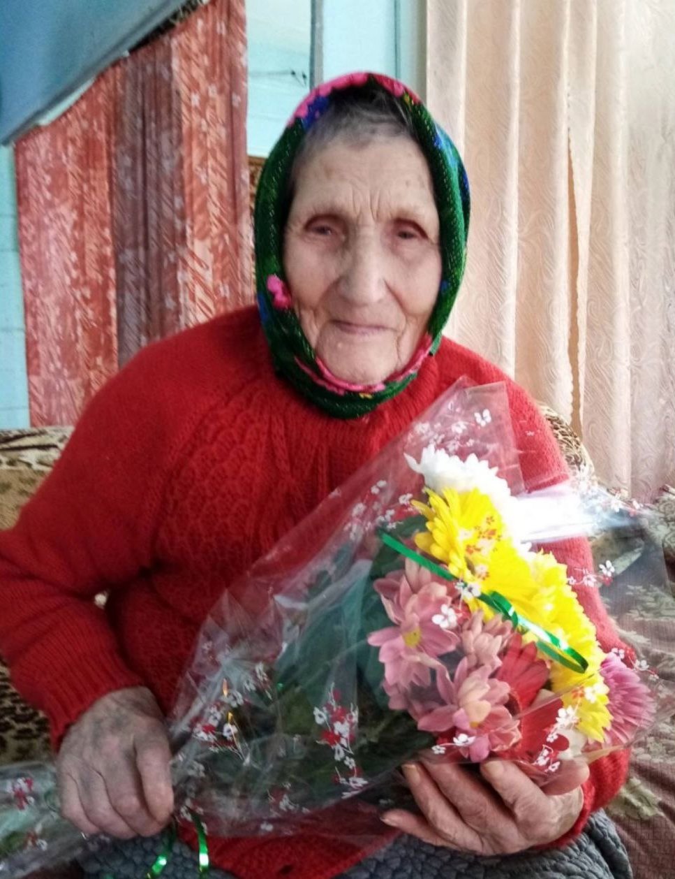 Фото В Бурятии старейшая жительница села Оймур отметила 101-летие