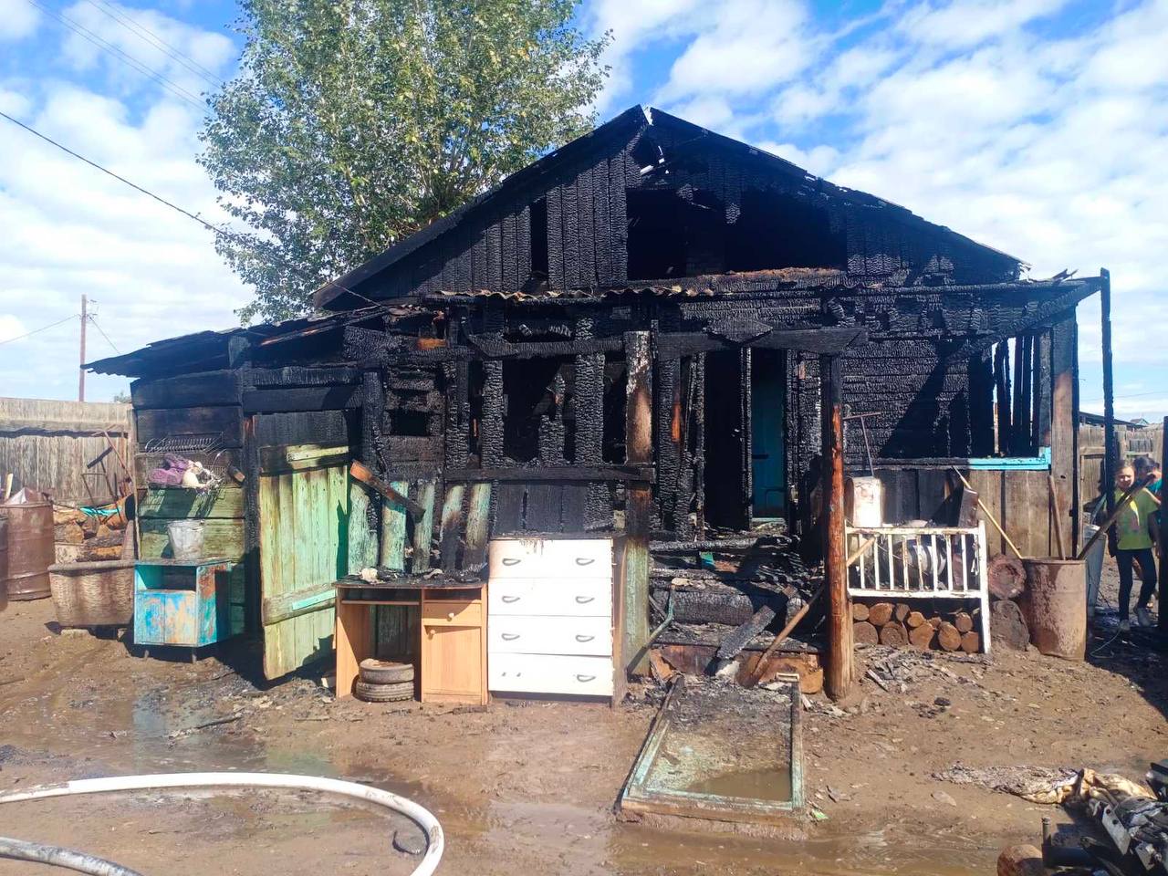 Фото В Бурятии квартирант поджог арендуемый дом и скрылся