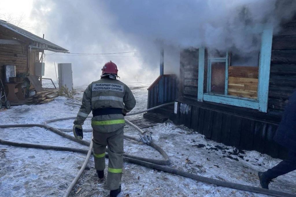 Фото В Бурятии любитель курить дома спалил свое жилье