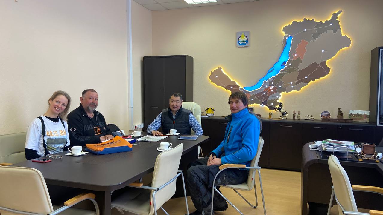 Фото Министр туризма Бурятии встретился с участниками «Байкальской мили – 2023»
