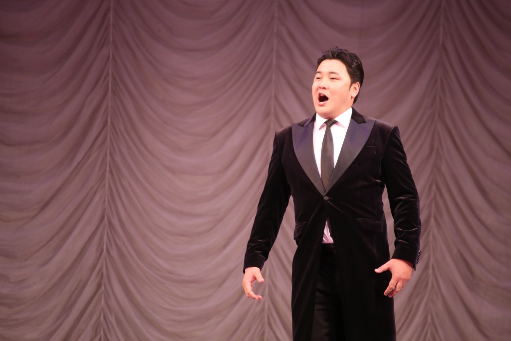 Фото «Золотые голоса Монголии» выступили на сцене театра оперы и балета