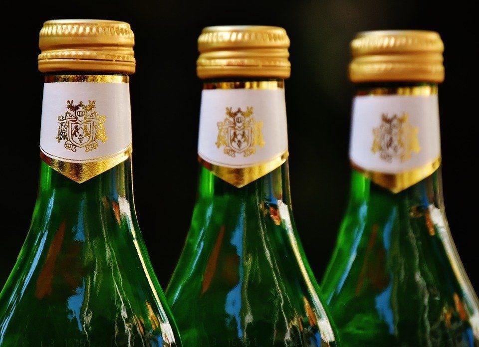 Фото Более 13 млн рублей заработали двое жителей Бурятии на поддельном алкоголе