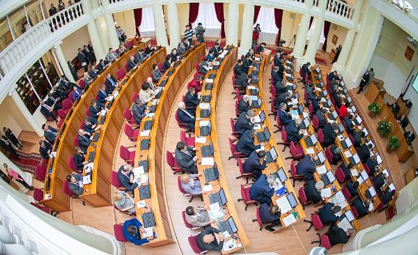 Фото Депутаты предложили сокращение оплачиваемых должностей Народного Хурала Бурятии
