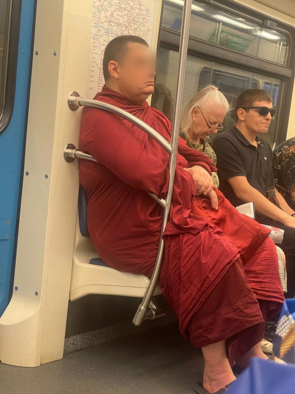 Фото «Кусочек Бурятии в Москве»: буддийское одеяние напомнило улан-удэнцу о малой родине