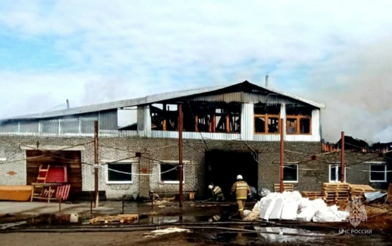 Фото В Бурятии на фабрике по производству палочек для еды произошел пожар