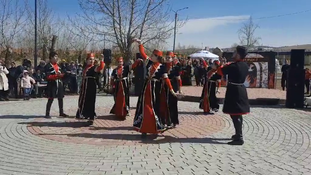 Фото Жители Селенгинского района Бурятии отметили армянский национальный праздник «Терендез» (ВИДЕО)