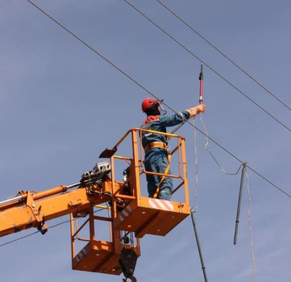 Фото В Бурятии Россети установили на ЛЭП разрядники для защиты от молний