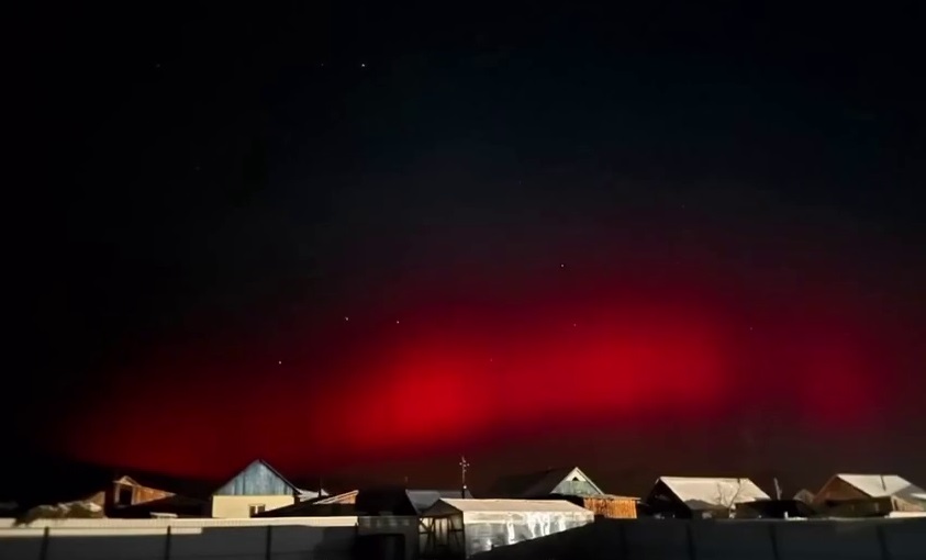 Фото Жители двух районов Бурятии наблюдают Северное сияние