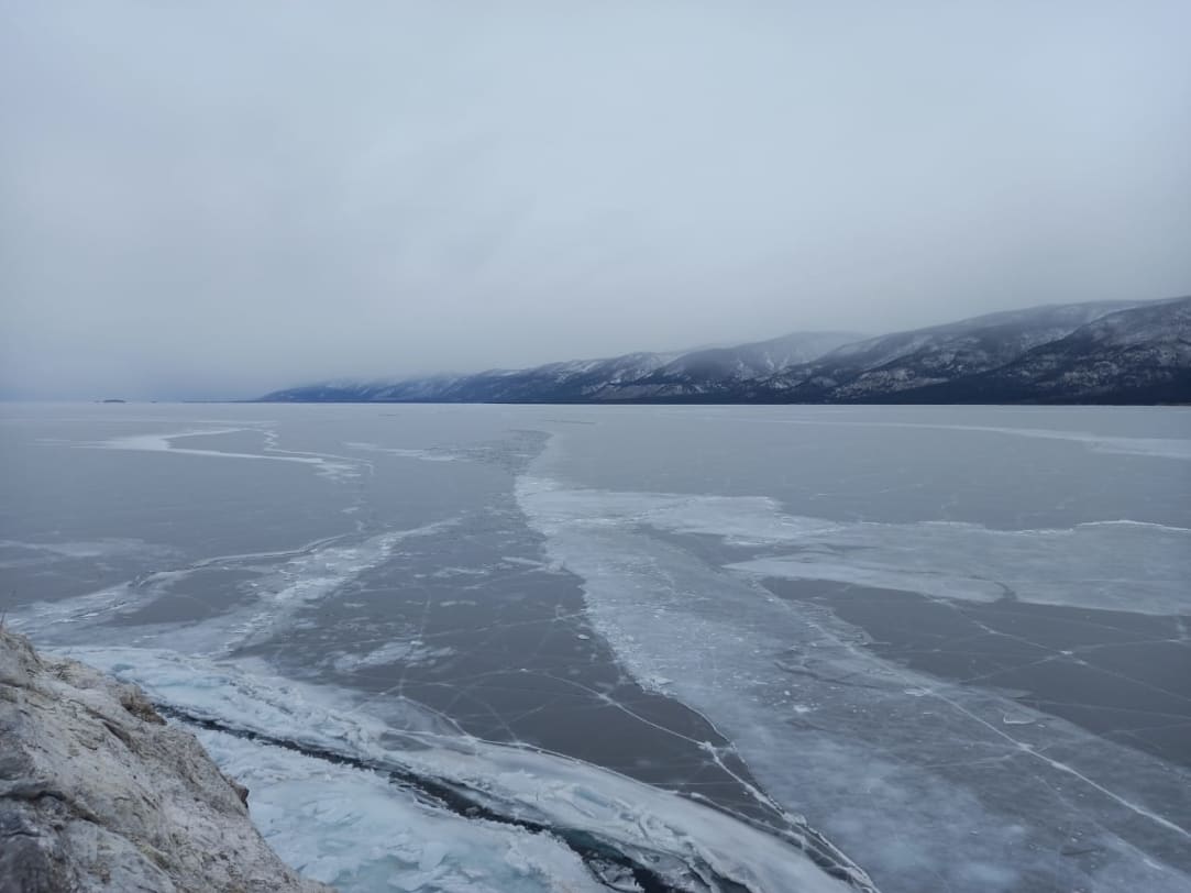 Фото На Байкале нашли тело замерзшего рыбака