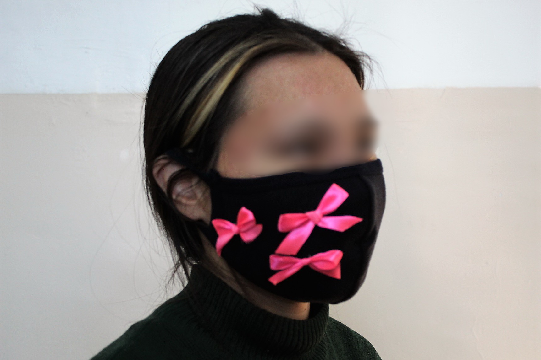 Фото Среди женщин-заключенных провели конкурс на самую оригинальную маску
