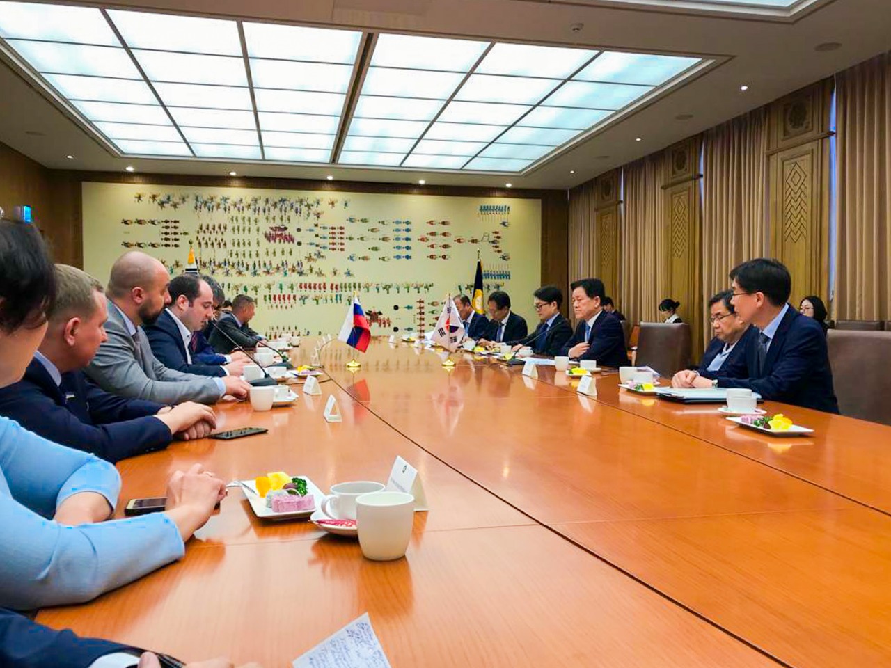 Фото Цыденов на встрече с корейским бизнесом: «Каждый инвестор дорог для нас»
