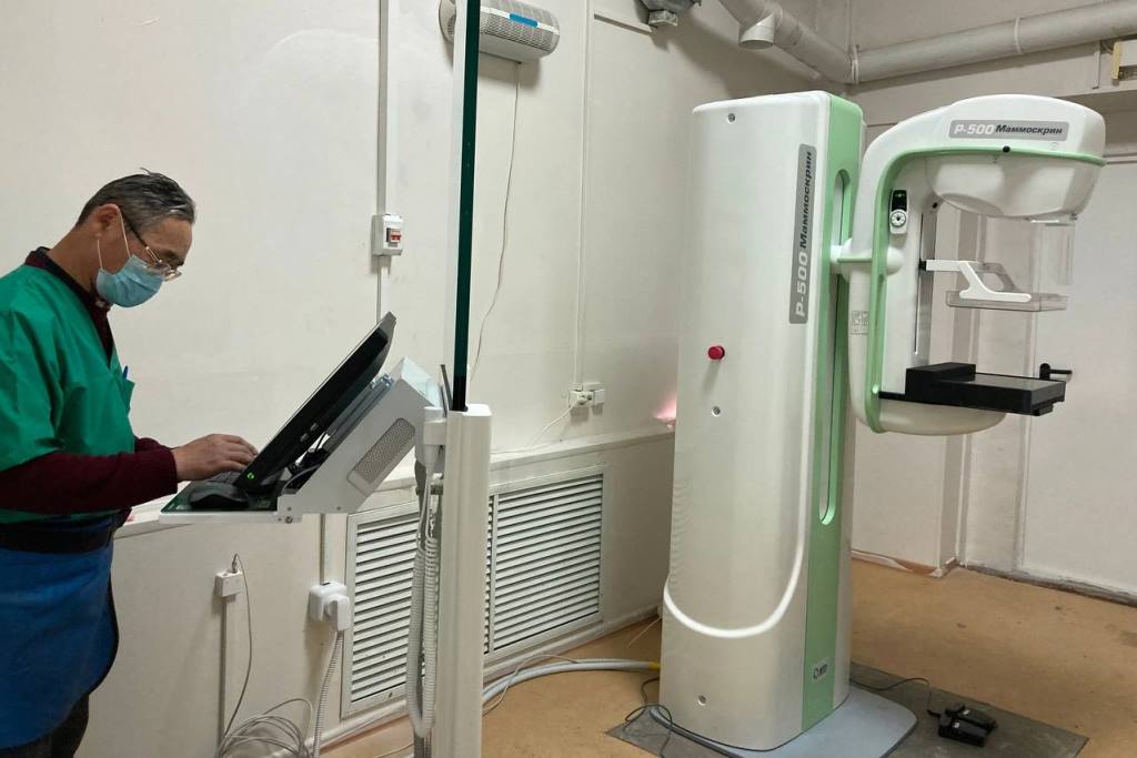 Фото В районную больницу Бурятии поступил новый маммограф