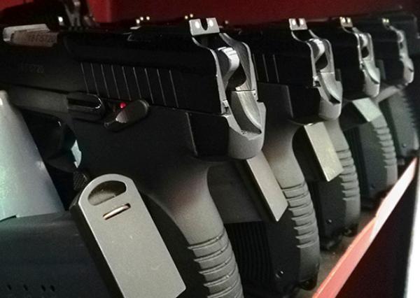 Фото Разведчики ВВО в Бурятии осваивают современный пистолет с именем птицы