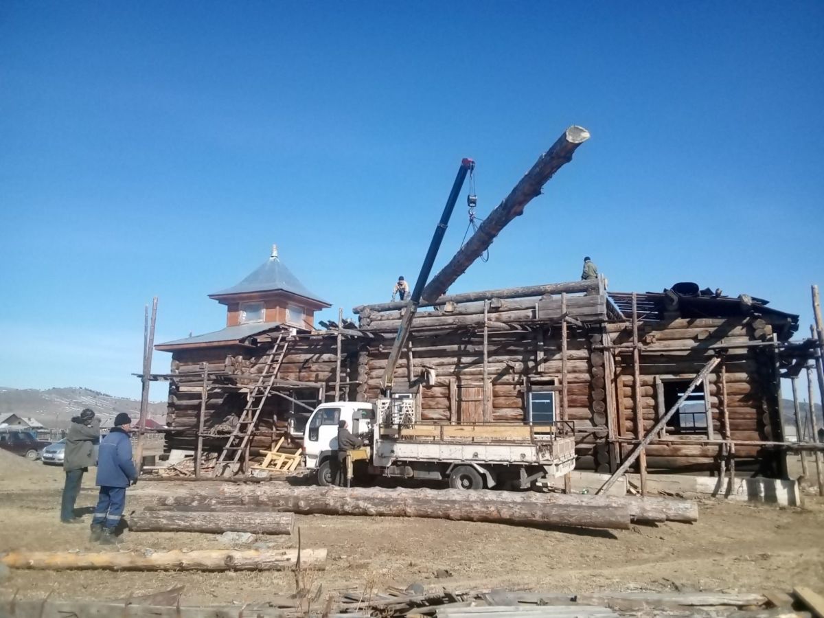 Фото В Бурятии продолжают восстанавливать Никольский храм