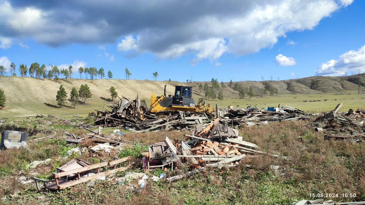 Фото После вмешательства прокуратуры в районе Бурятии убрали стихийные свалки