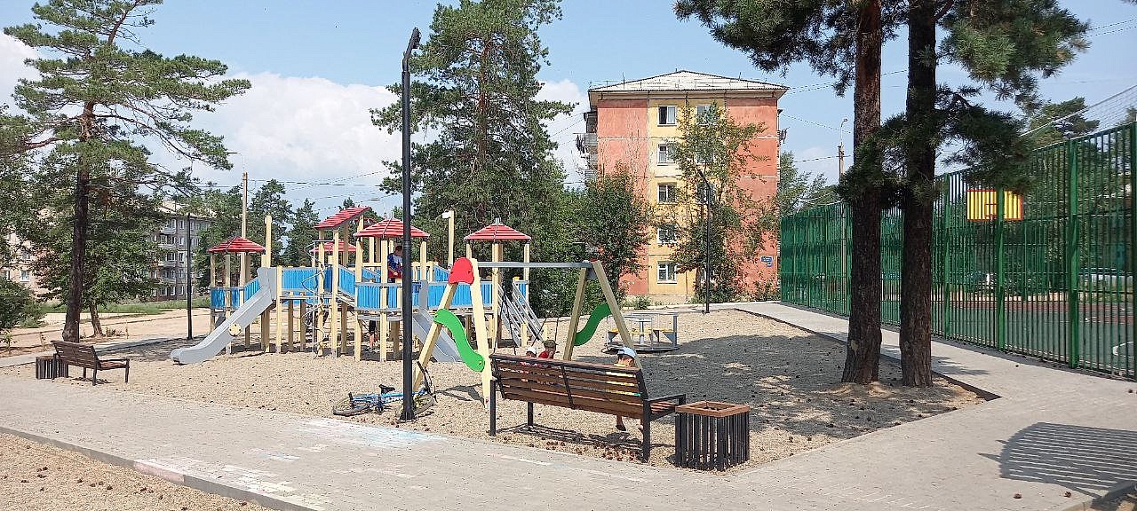 Фото Для детей военных в Бурятии открыли новую детскую площадку