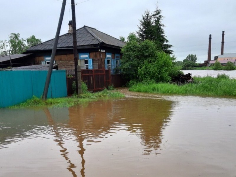 Фото В Иркутской области введен режим ЧС из-за наводнений: подтоплены сотни домов
