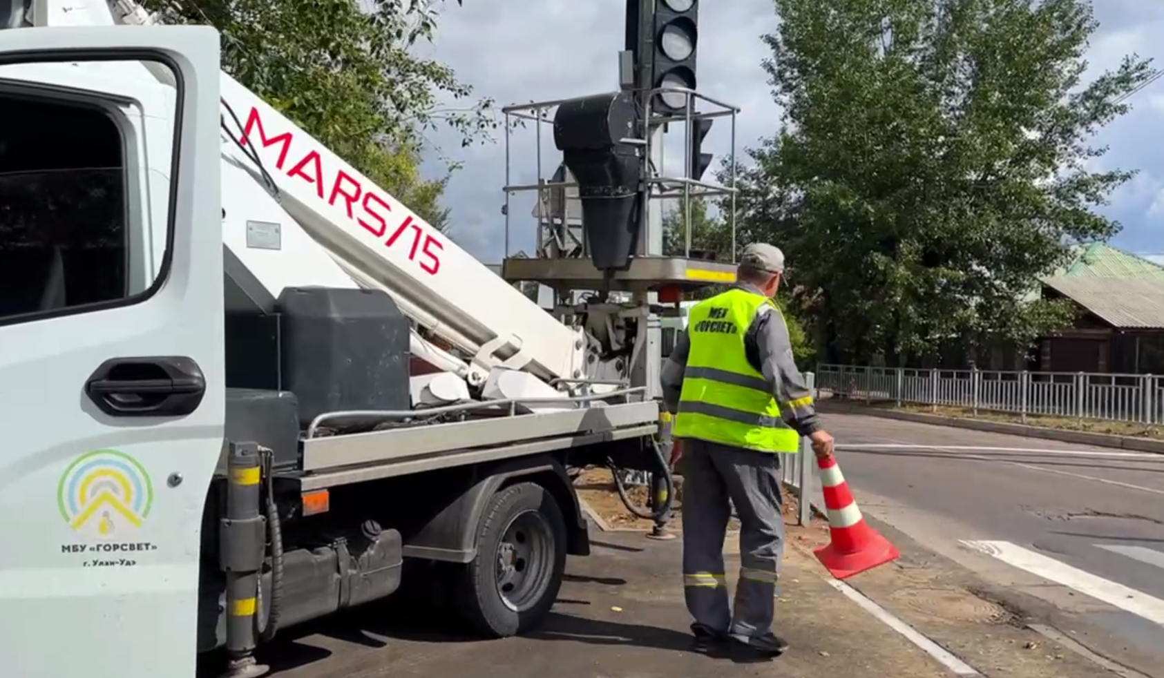 Фото Светофор установлен на пересечении улиц Павлова и Зои Космодемьянской в Улан-Удэ