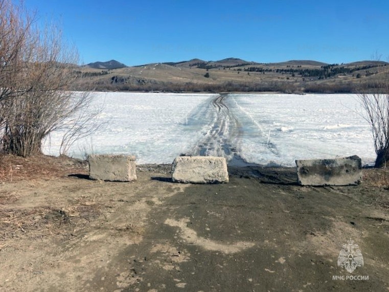 Фото В Бурятии закрыли еще две ледовые переправы