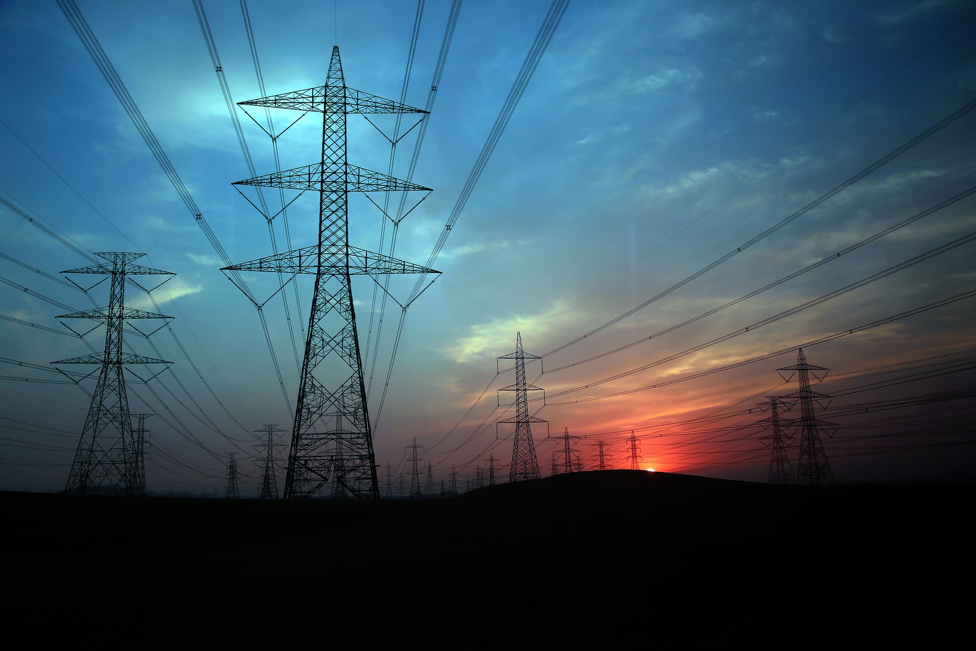Фото В Бурятии прокуратура заставила энергетиков заменить гнилые опоры электросети