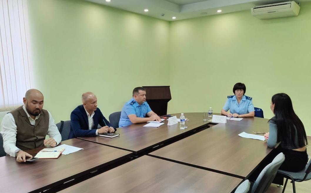 Фото Зампрокурора Бурятии провела личный прием граждан в Селенгинском районе республики