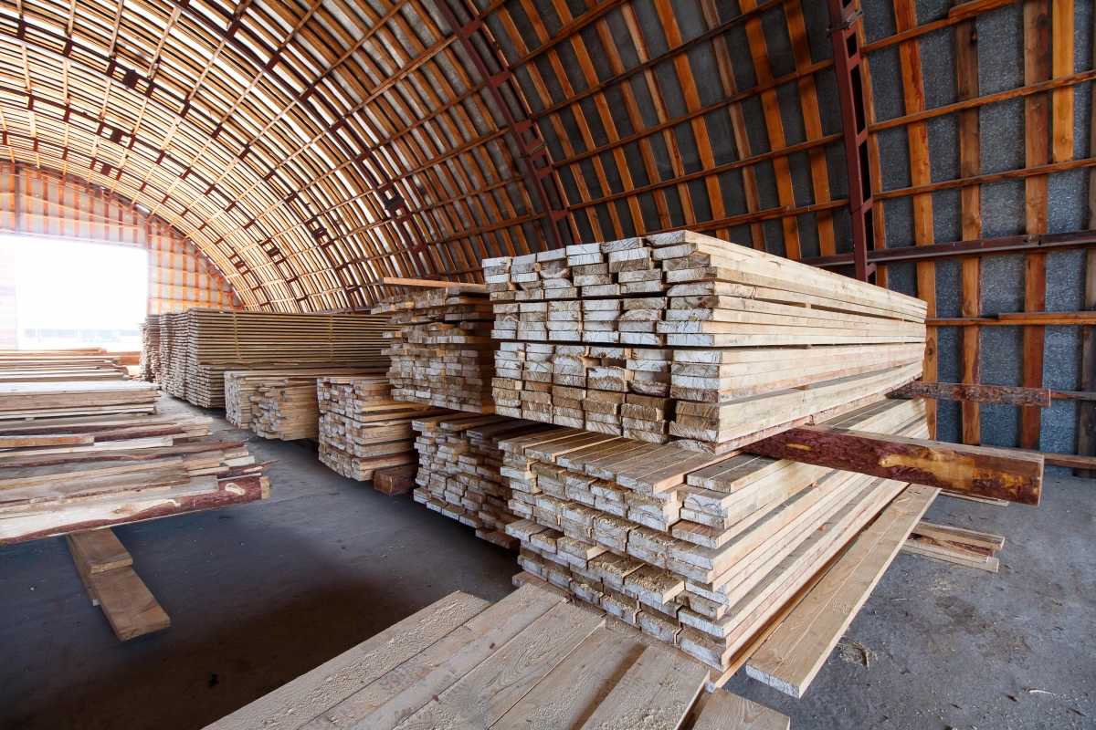 Фото В Бурятии с предпринимателя взыскали 3 млн рублей за контрабанду пиломатериалов из России