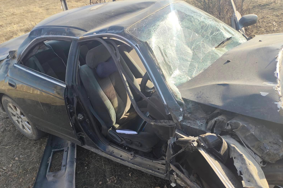 Фото В Мухоршибирском районе Бурятии пьяный водитель разбил машину об электроопору