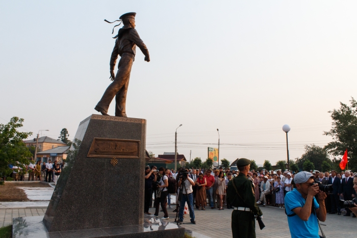 Фото В Улан-Удэ приведут в надлежащее состояние памятник Алдару Цыденжапову