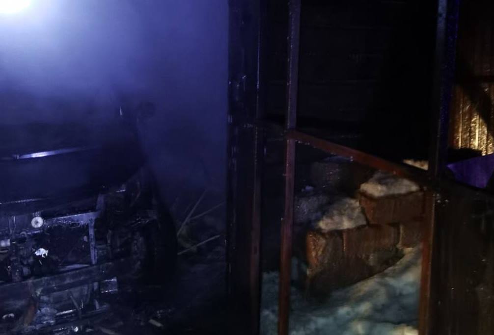 Фото В районе Бурятии сгорел автомобиль «Toyota Alphard»