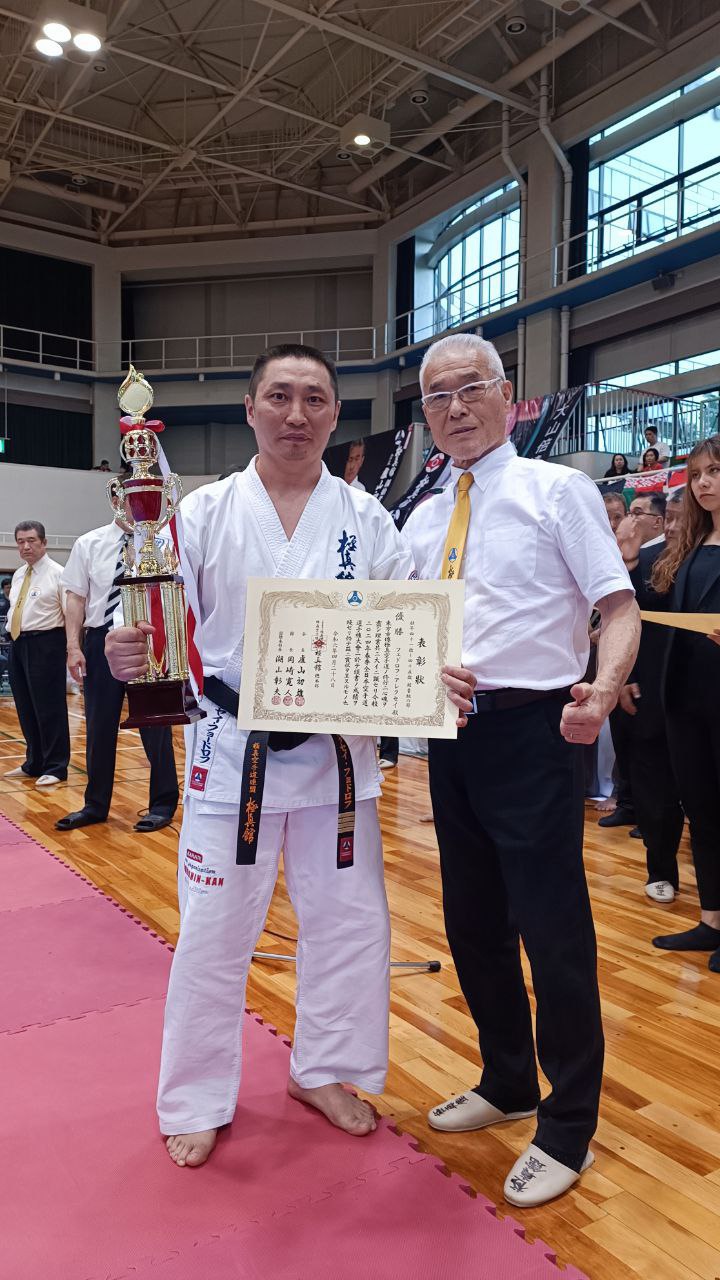 Фото Тренер из Бурятии по каратэ стал чемпионом Японии