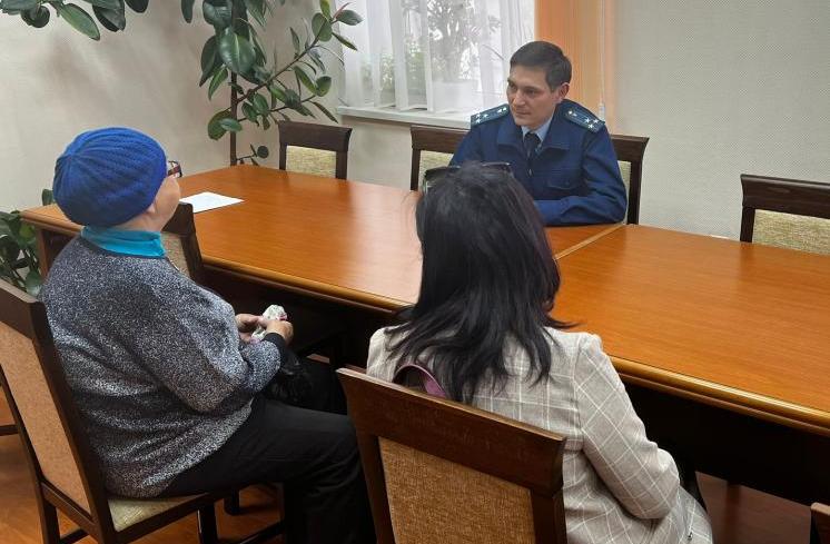 Фото Лекарства и реабилитация: прокурор Кяхтинского района Бурятии встретился с инвалидами
