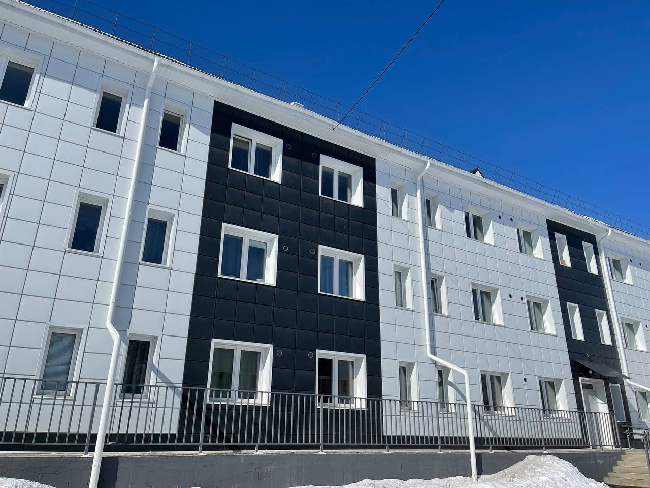 Фото «Небо и земля»: в Селенгинске сто семей переехали из авариек в новые квартиры