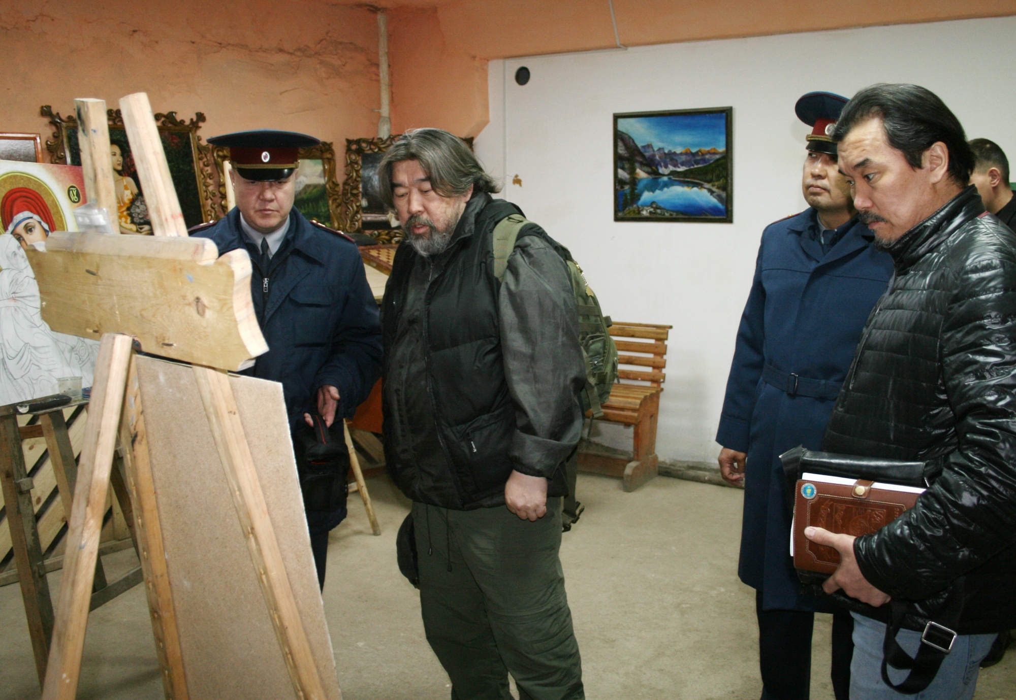 Фото Режиссер Солбон Лыгденов показал свои фильмы осужденным в Бурятии