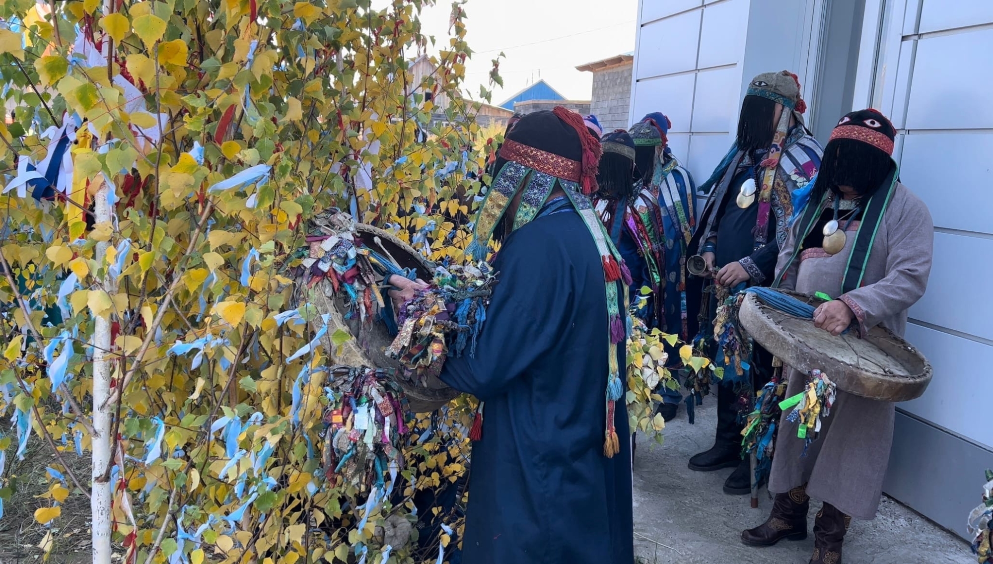 Фото В Бурятии 46 шаманов провели осенний тайлган