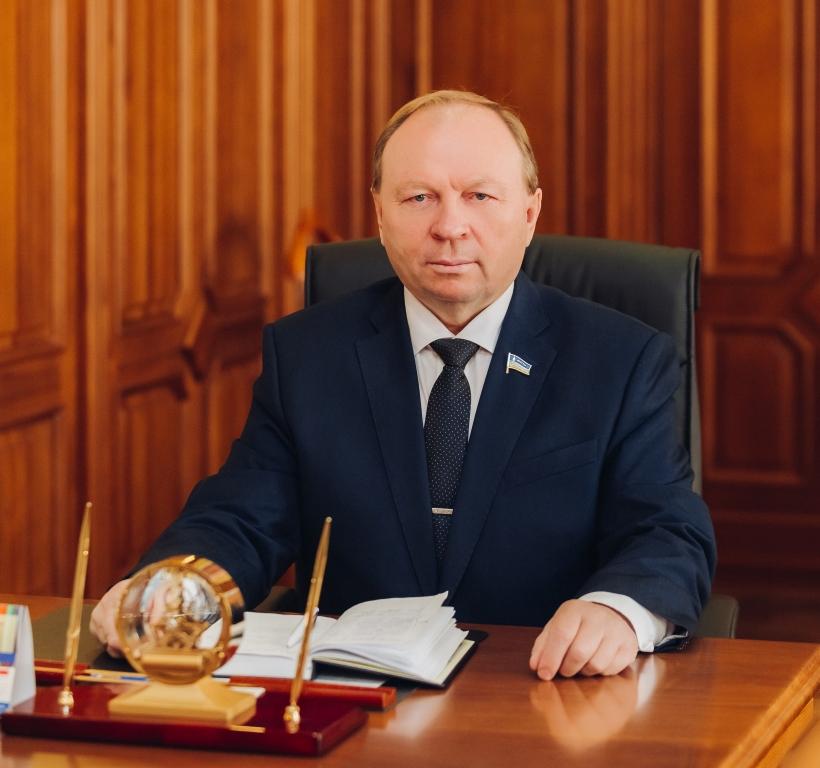 Фото Председатель Народного Хурала Владимир Павлов поздравляет жителей Бурятии с Днем Весны и Труда